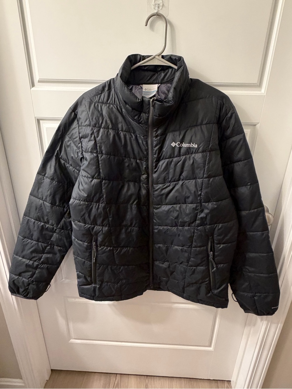 Columbia Men’s  Black omni heat  Jacket size M